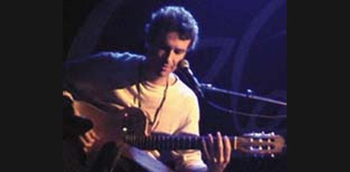 Bob Bonastre Présente "A Fleur De Cordes", Rencontre De Guitares.